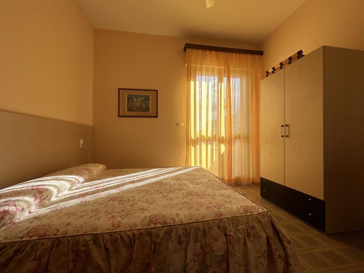 Hotel Diana Riva del Garda Exterior photo