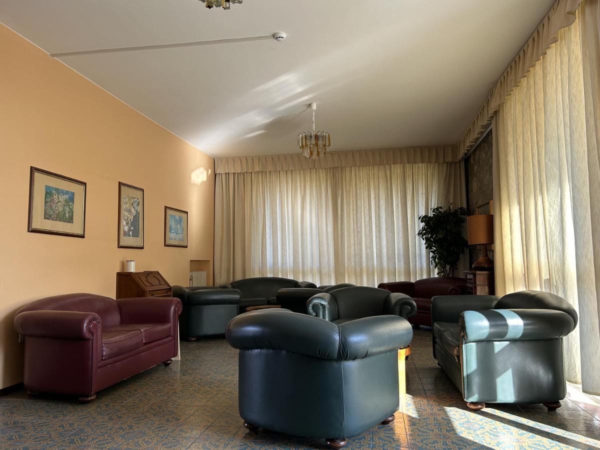 Hotel Diana Riva del Garda Exterior photo