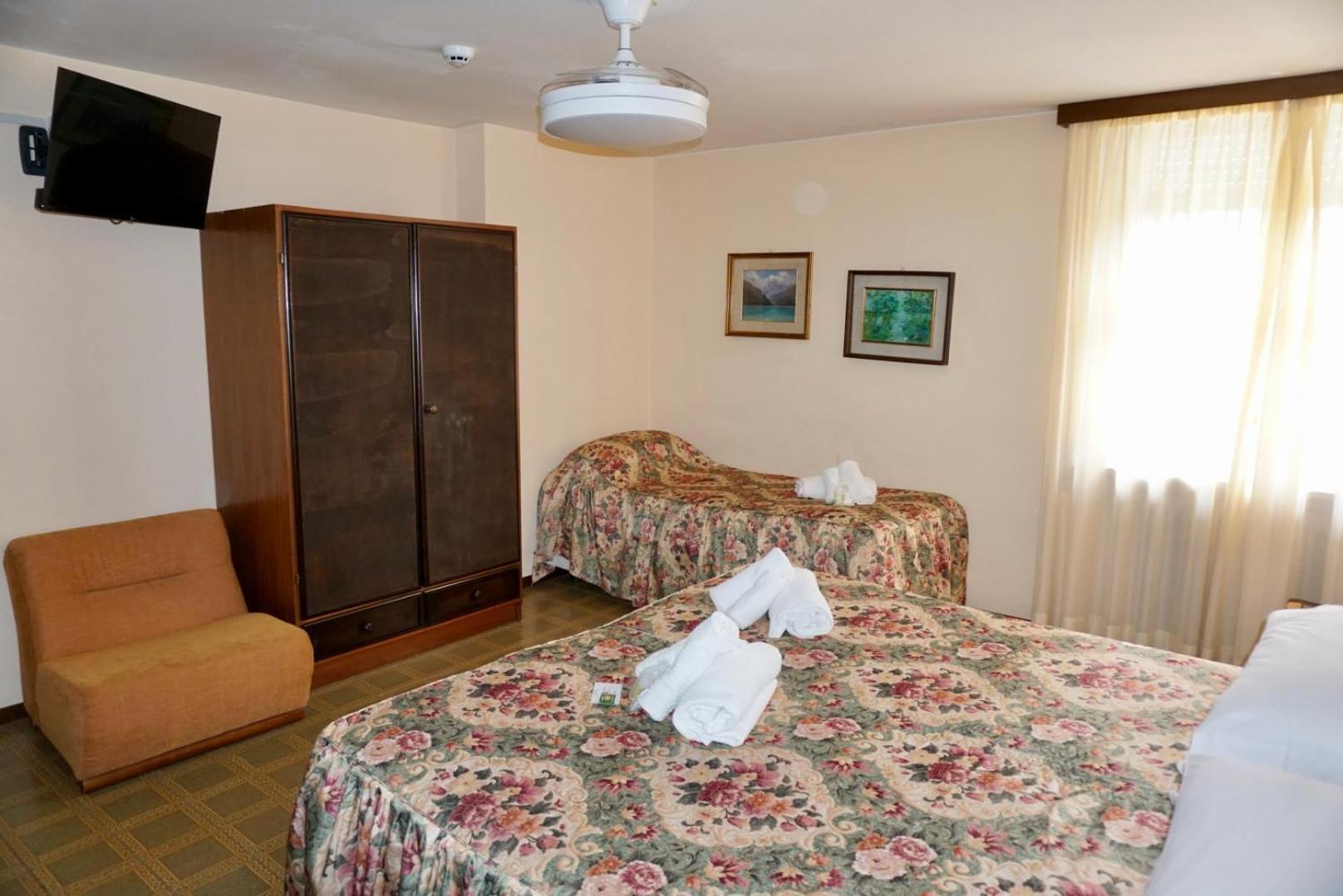 Hotel Diana Riva del Garda Exterior photo