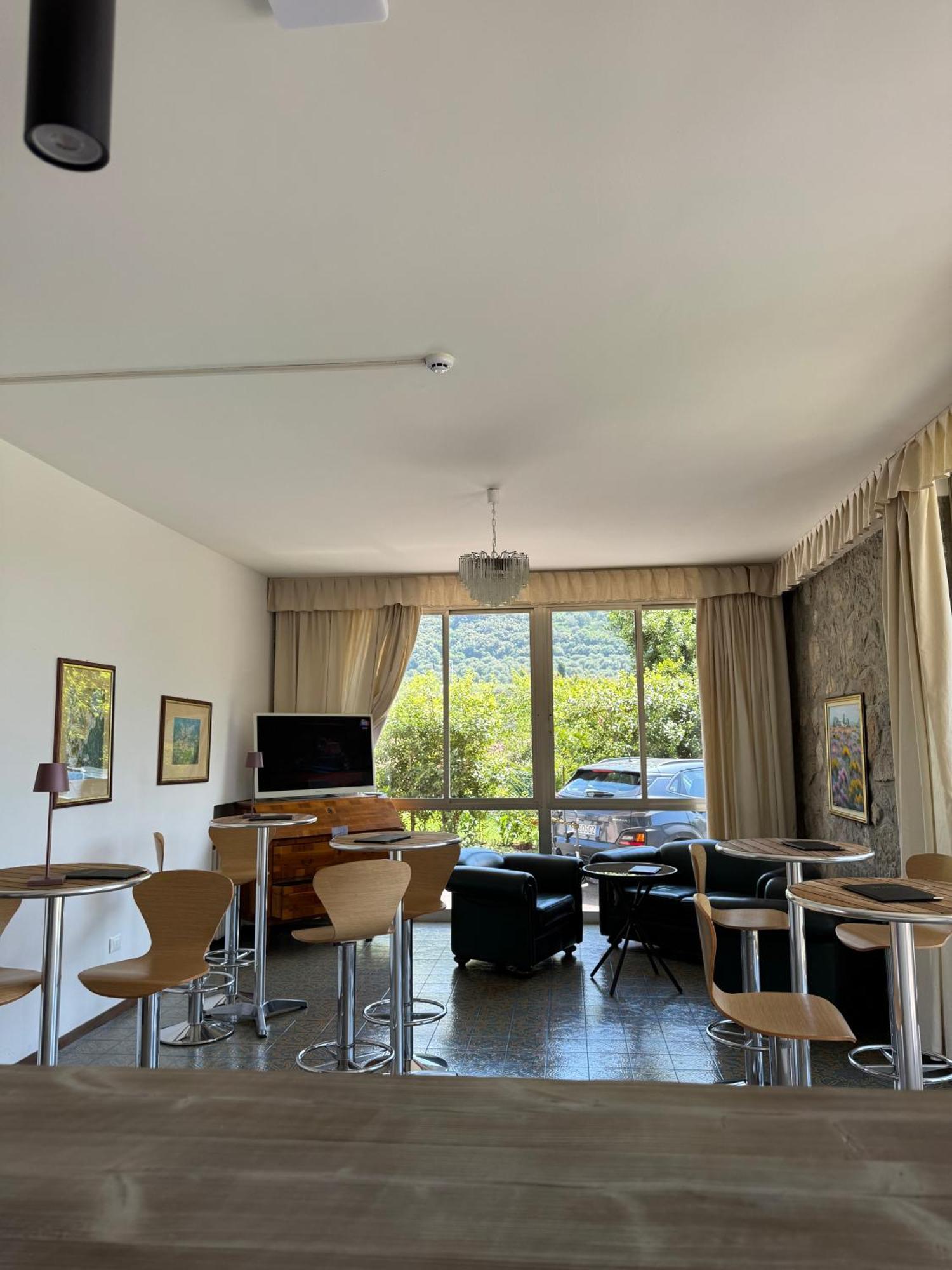 Hotel Diana Riva del Garda Exterior photo