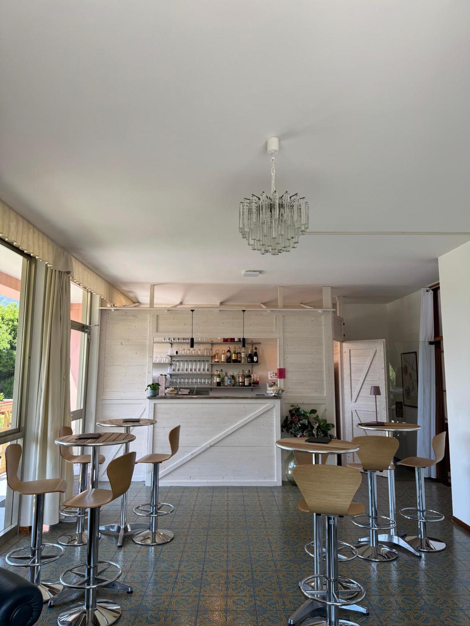 Hotel Diana Riva del Garda Exterior photo