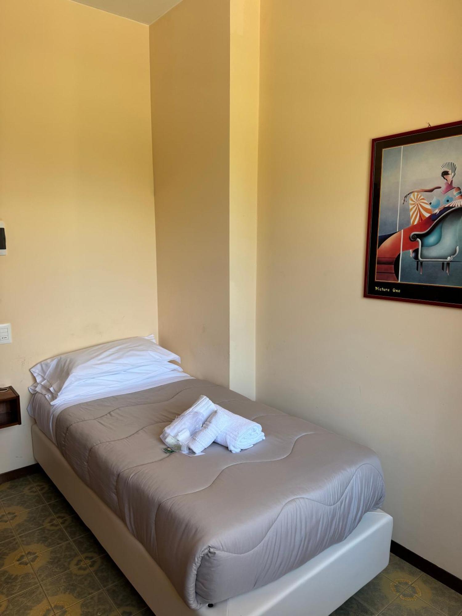 Hotel Diana Riva del Garda Exterior photo