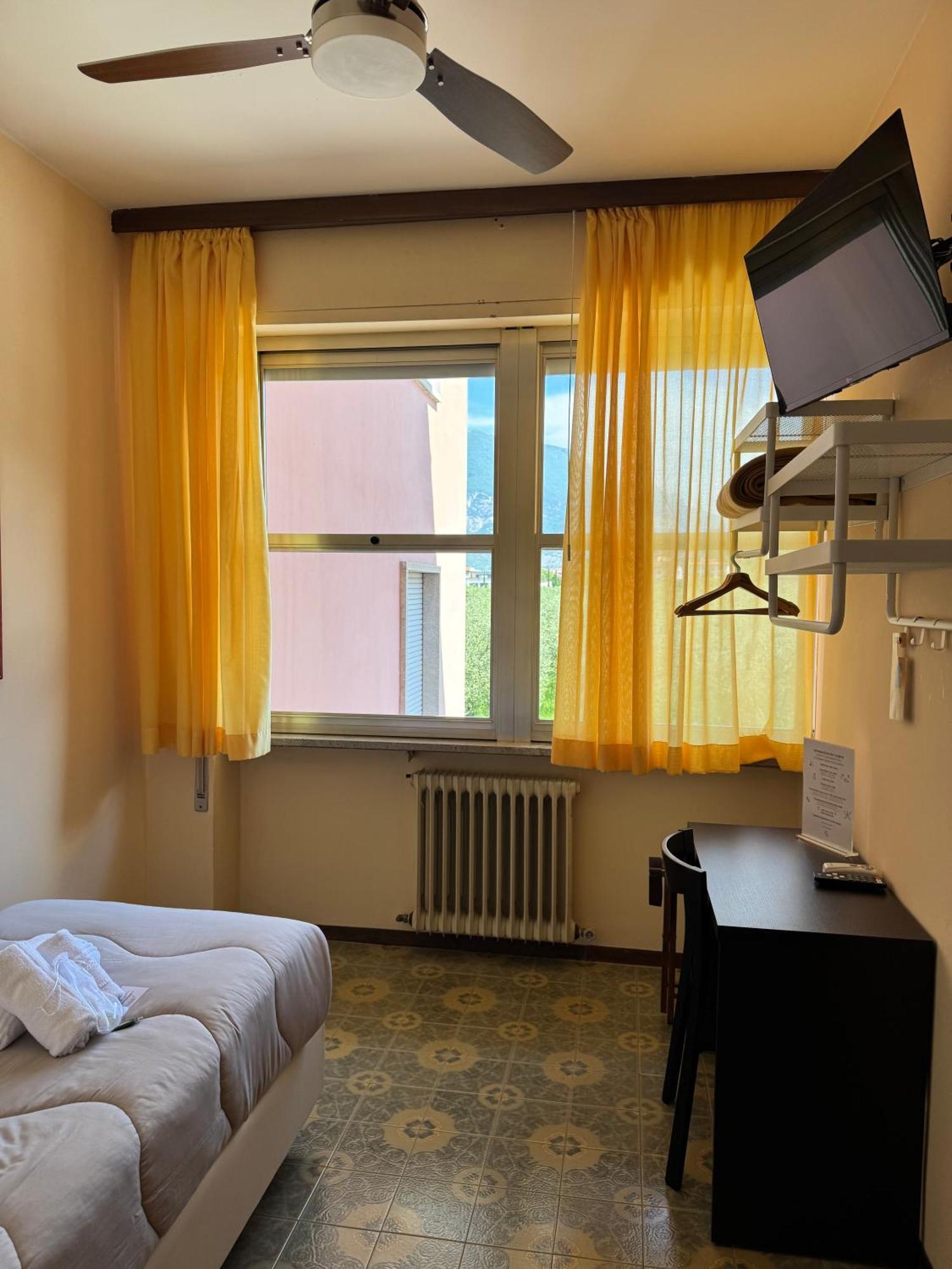 Hotel Diana Riva del Garda Exterior photo